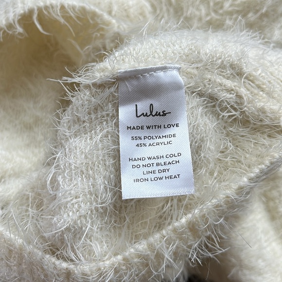 Lulu’s Eyelash Lounge Top - Picture 3 of 3